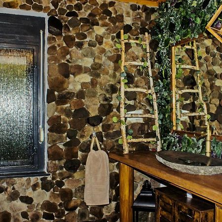 Cityside Cottage Eger Bagian luar foto