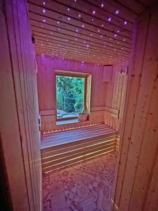 Cityside Cottage Eger Bagian luar foto