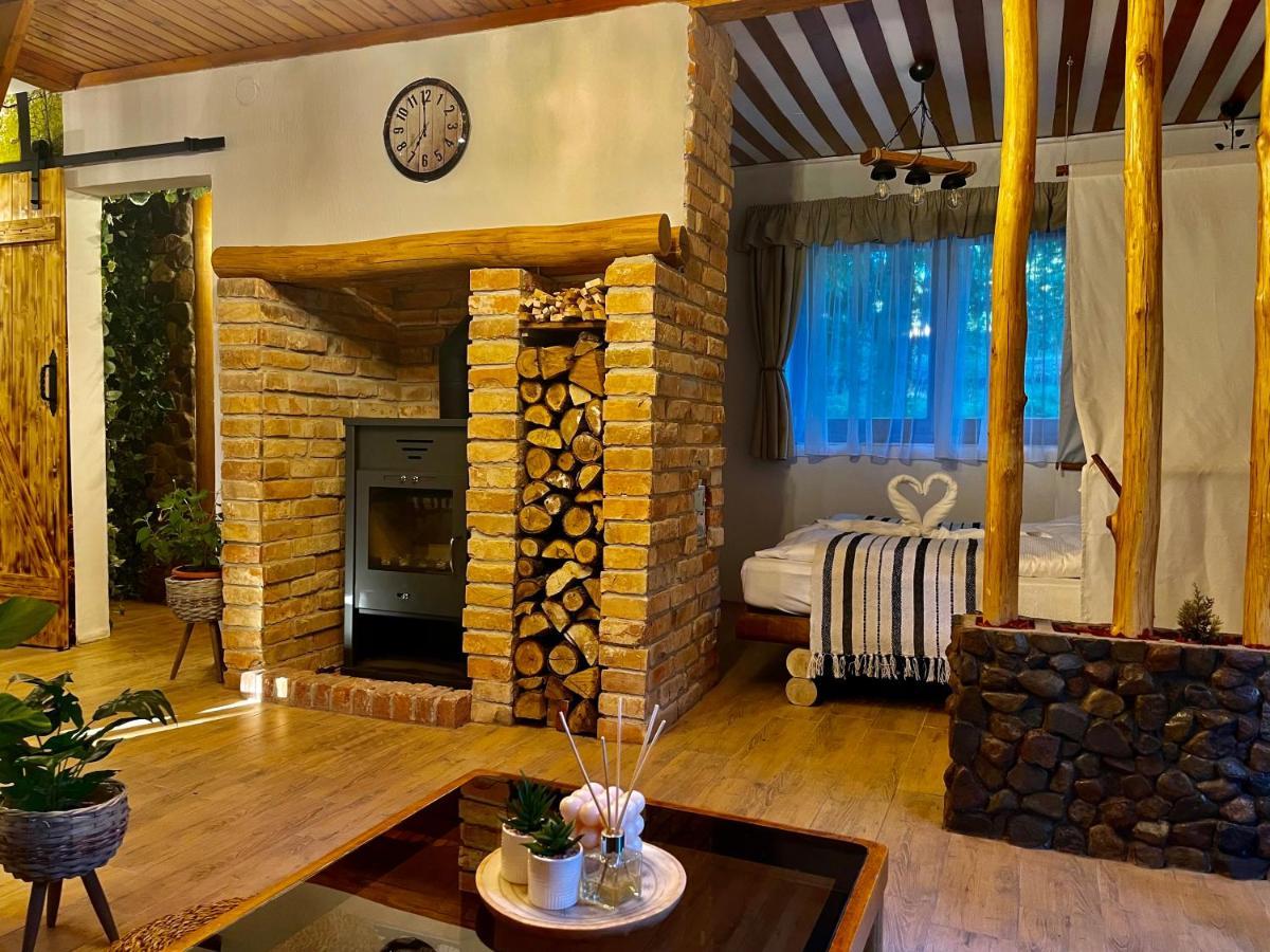 Cityside Cottage Eger Bagian luar foto