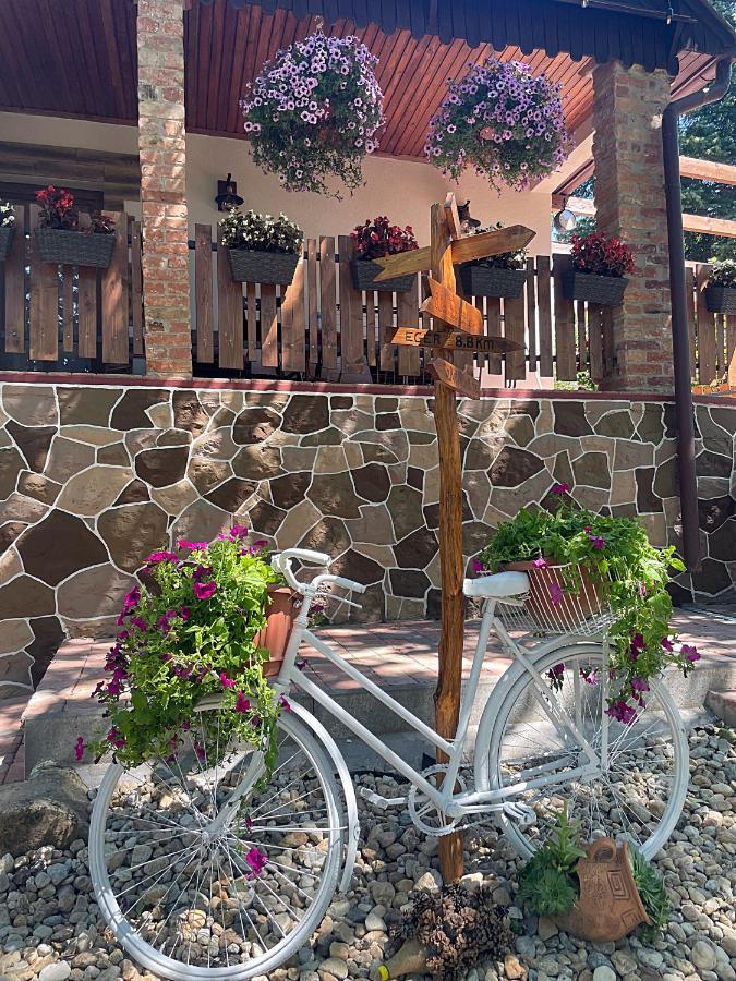 Cityside Cottage Eger Bagian luar foto
