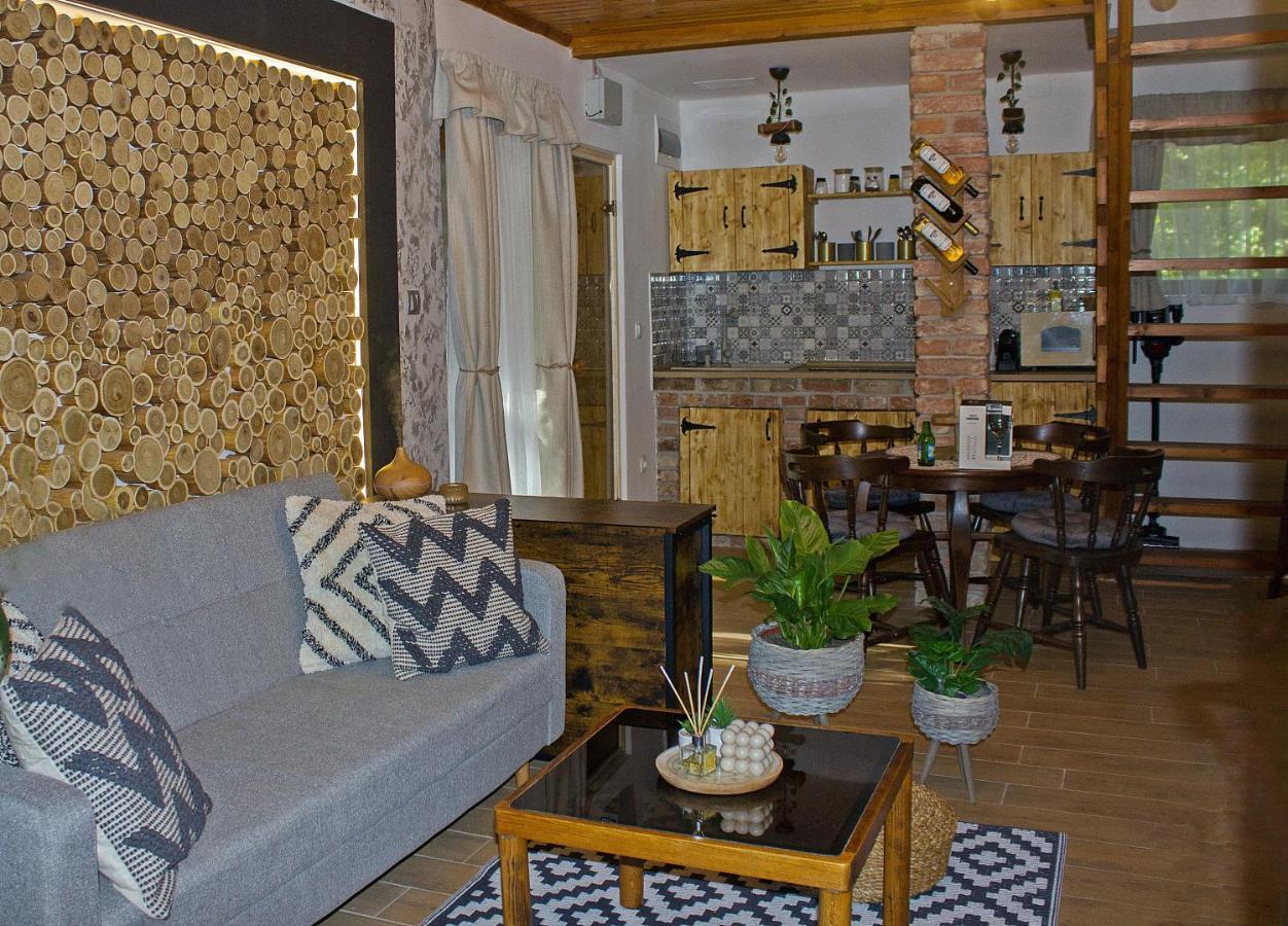 Cityside Cottage Eger Bagian luar foto
