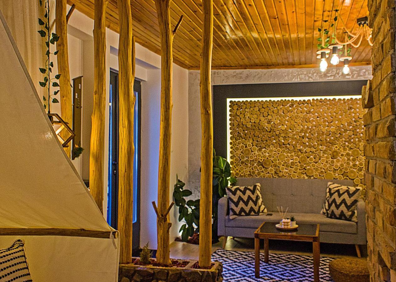 Cityside Cottage Eger Bagian luar foto